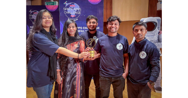 নাসা স্পেস অ্যাপস চ্যালেঞ্জ ২০২২ প্রতিযোগিতায় চ্যাম্পিয়ন ড্যাফোডিল ইন্টারন্যাশনাল ইউনিভার্সিটির দল  'টিম ডায়মন্ডস'