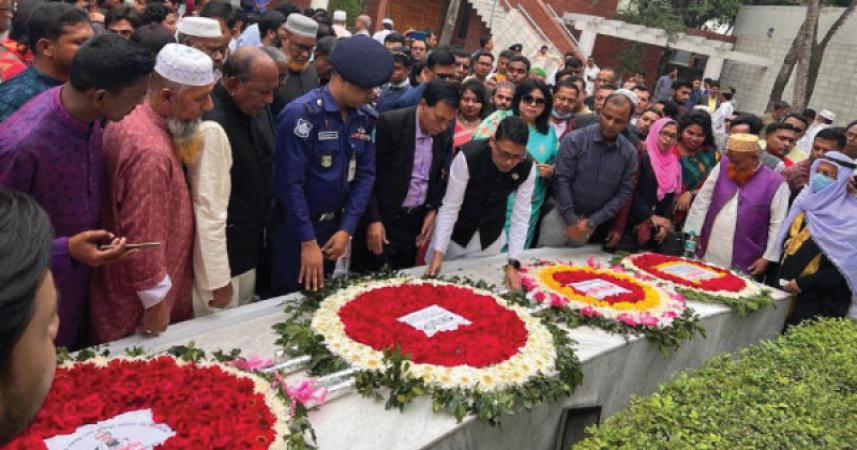 জাতির পিতার সমাধিতে আইসিটি প্রতিমন্ত্রী ও হাই-টেক পার্ক এর শ্রদ্ধা