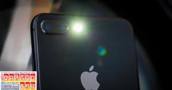 মোবাইলের ফ্লাশ, লাইটের চেয়েও কী বেশি কিছু?